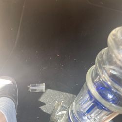 Usa Vape - Broken stem from simply lifting the bowl, previously defective and broken. owned less than 2 weeks.