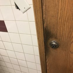Cubby's - Broken door handle on men's room