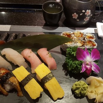 Sake Bon - Maki: sake, unagi.  Nigiri: hirame, hamachi, unagi, tamago.  2018 12 28. S22. - Asian Fusion Near Me - Schenectady, New York