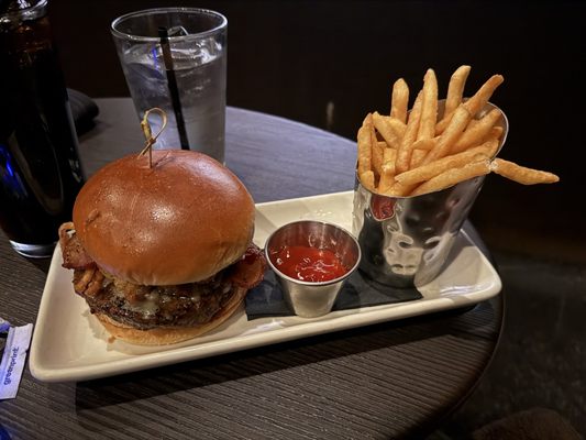 IPIC Theaters by null