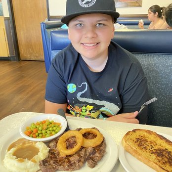 Village Grill - Diners Near Me - Tehachapi, California
