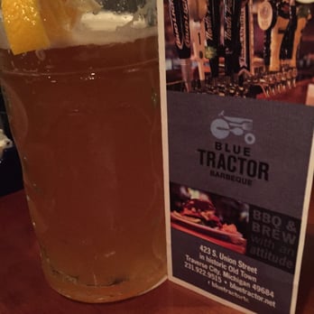 Blue Tractor Barbeque - Liter of Oberon!!! Thirst quencher!!! - American Near Me - Traverse City, Michigan