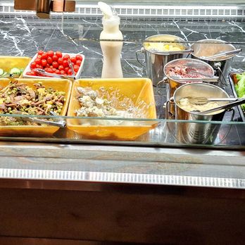 Pavillon 67 - You can build a nice salad for yourself here. - Buffets Near Me - Montreal, Quebec