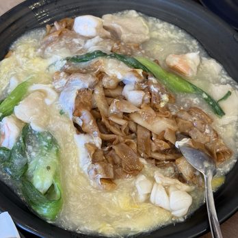 Mari Mari - Seafood Scramble Egg Chow Fun - Malaysian Near Me - Milpitas, California Mari Mari - Seafood Scramble Egg Chow Fun - Malaysian Near Me - Milpitas, California