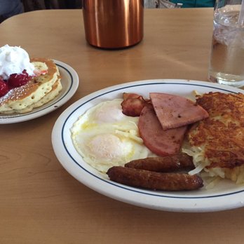 IHOP - Breakfast sampler - Breakfast & Brunch Near Me - MIAMI, Florida IHOP - Breakfast sampler - Breakfast & Brunch Near Me - MIAMI, Florida