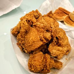 a plate of fried chicken a plate of fried chicken