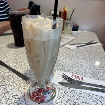 Sunliner Diner - Soda fountain root beer - Diners Near Me - Pigeon Forge, Tennessee