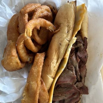 Blu in Cafe - Tri tip sandwich and onion rings. I added a slice of cheese. - Cafes Near Me - Borrego Springs, California