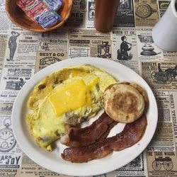 The Spot 2 Be Restaurant - Cheese Omlette with Mushrooms, Onions and Peppers, a side of thick cut bacon and an English Muffin