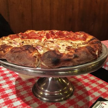Gianni's Pizza - Italian Near Me - Monterey, California