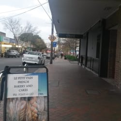 Le Petit French Bakery & Cakes - Outside