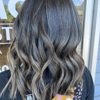 Ceanna -  Moda Studios - Hair Stylists Near Me - Beaverton, Oregon