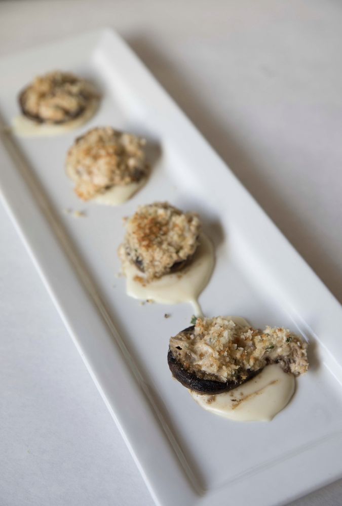 THE CROSSING STEAK HOUSE 644 Photos & 438 Reviews 40 S Peachtree St