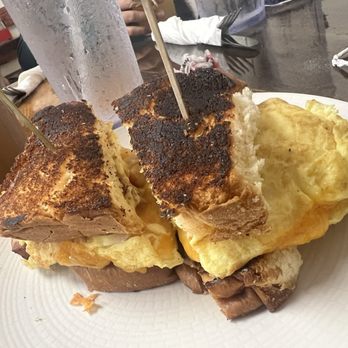 Oli's Kitchen - Omelet Sandwich w/ Spam - Breakfast & Brunch Near Me - Honolulu, Hawaii