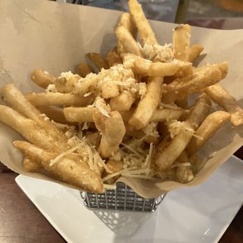 Cavana's Pub & Grub - Garlic fries $6.00 - Pubs Near Me - Sutter Creek, California