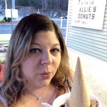 Scoops - Yummy coffee ice cream with chocolate jimmies - Ice Cream & Frozen Yogurt Near Me - Smithfield, Rhode Island
