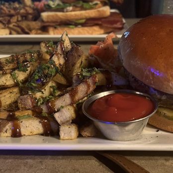 Public House Temecula - New American Near Me - Temecula, California