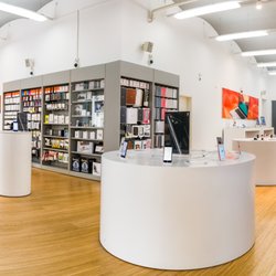 McSHARK - Store von innen