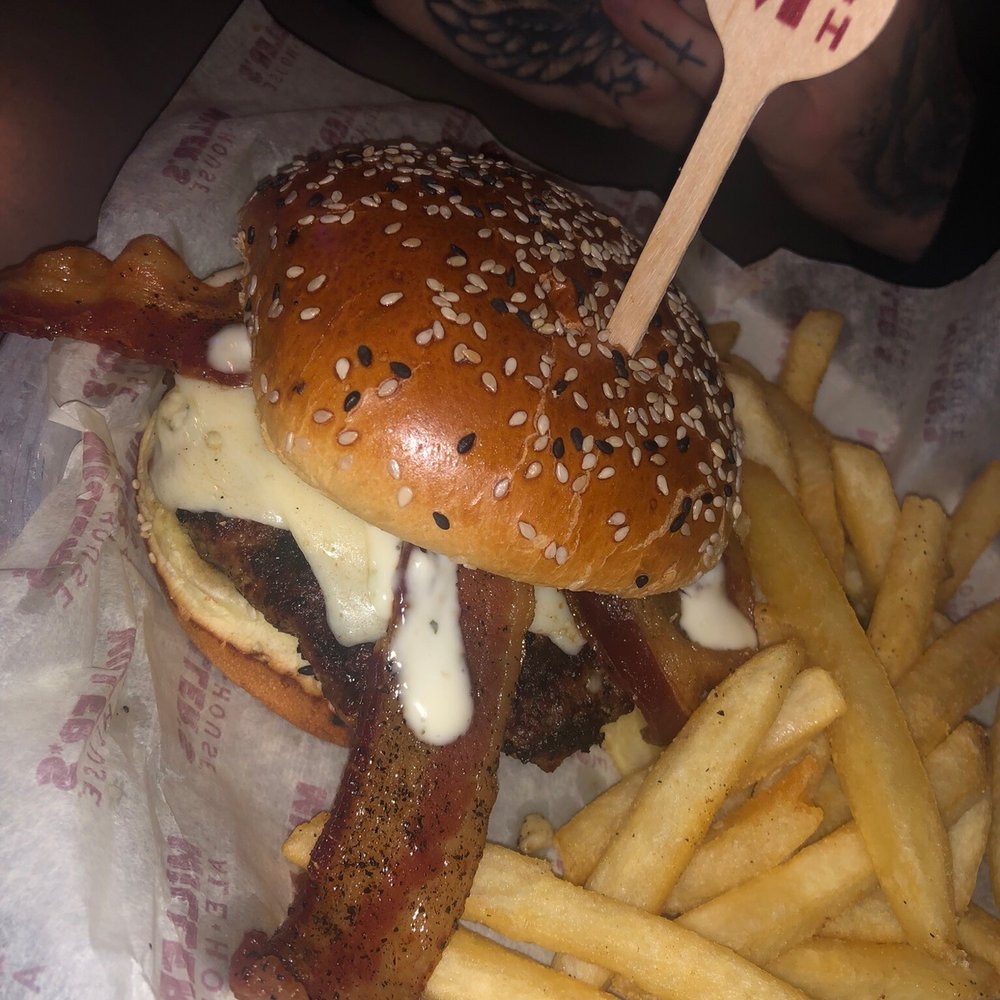 Miller's Ale House - Black & Blue Burger - Sports Bars Near Me - Paramus, New Jersey