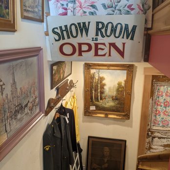 Stone Ledge Antiques - Antiques Near Me - Augusta, Missouri