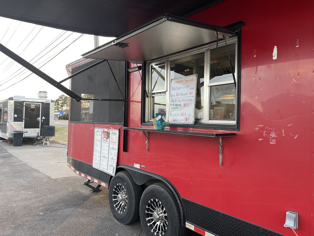 Food from Smokeez BBQ