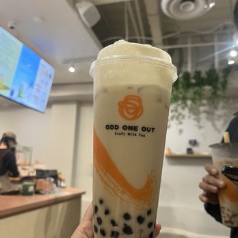 Odd One Out - +Red Oolong Milk Tea - Coffee & Tea Near Me - Los Angeles, California