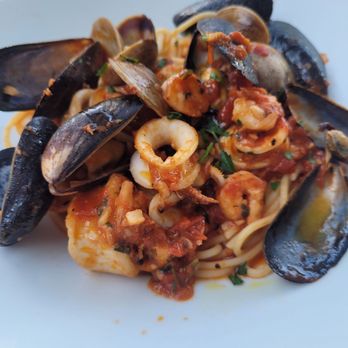 Bottega Italia - Scoglio pasta.. sea food pasta good taste and a hearty plate... I liked it.. - Pizza Near Me - Temecula, California Bottega Italia - Scoglio pasta.. sea food pasta good taste and a hearty plate... I liked it.. - Pizza Near Me - Temecula, California