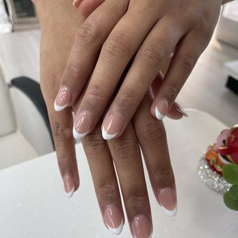 Tiktok Lounge - French Tip Acrylic Set by Sunny - Nail Salons Near Me - Milpitas, California