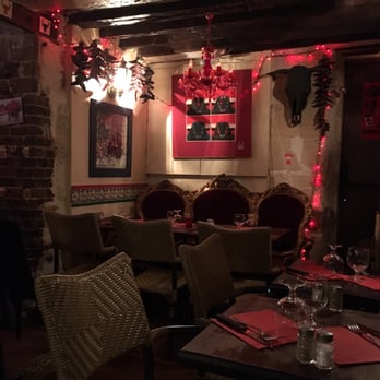 Casa San Pablo - Décoration typique espagnole - Tapas Bars Near Me - Paris, 75
