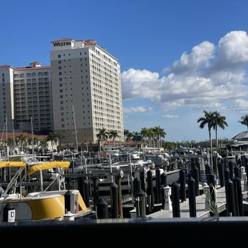 High Tide Social House - Marina - New American Near Me - Cape Coral, Florida