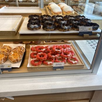 Paris Baguette - Patisserie/Cake Shop Near Me - Pittsburgh, Pennsylvania Paris Baguette - Patisserie/Cake Shop Near Me - Pittsburgh, Pennsylvania