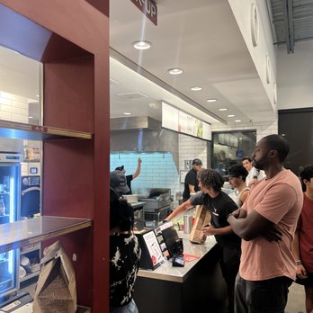 Chipotle Mexican Grill - Frustrated customers standing around, waiting for their meals that we're not being prepared that were here for close to an hour - Fast Food Near Me - Davenport, Florida
