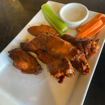 Brier Creek Beer Garden - BCBG buffalo wings - Gastropubs Near Me - Raleigh, North Carolina