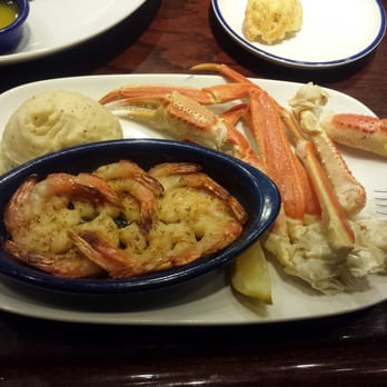 Red Lobster - Snow crab and shrimp scampi combo for me - Seafood Near Me - Burleson, Texas