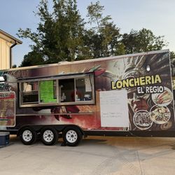 El Regio Loncheria - Event Day