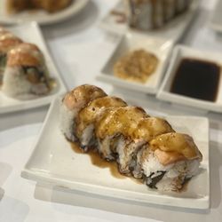 Azukar Sushi