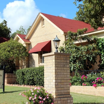 Das Garten Haus - Das Garten Haus - View from the Street - Hotels Near Me - Fredericksburg, Texas