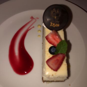 Hy's Steak House - Cheesecake - Steakhouses Near Me - Honolulu, Hawaii