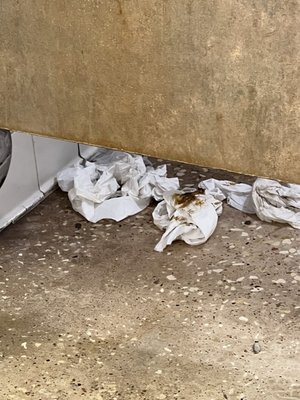 Wings 'N More by null