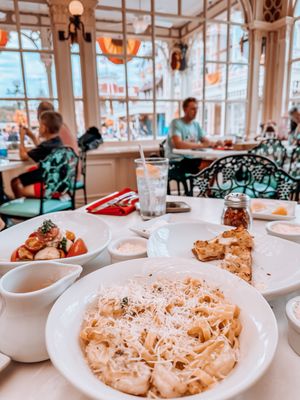 Tony's Town Square Restaurant by null