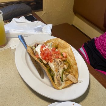 El Rincon Mexican Restaurant - Fajita salad - Mexican Near Me - Dothan, Alabama