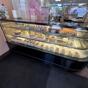 Chiu Quon Bakery & Dim Sum - Bakeries Near Me - Chicago, Illinois