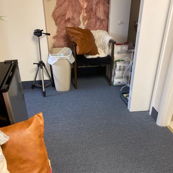 The Confidence Sessions - The unimpressive studio setup. - Boudoir Photography Near Me The Confidence Sessions - The unimpressive studio setup. - Boudoir Photography Near Me