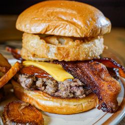 Hall's Commissary - The Houston Burger