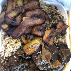 Medium Oxtails w/ rice and peas/plantains