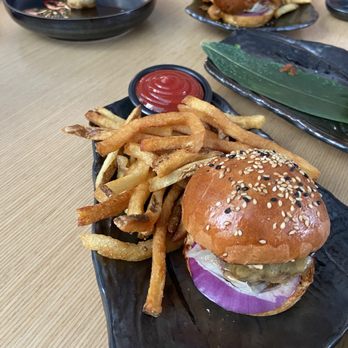 Janken - Waygu Sliders with truffle fries - Japanese Near Me - Portland, Oregon