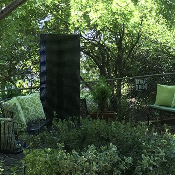 Victoria Inn - side sitting area - Hotels Near Me - Murphys, California