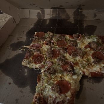 Bella's Pizza Villa - Supreme Pizza large - Pizza Near Me - Murrieta, California Bella's Pizza Villa - Supreme Pizza large - Pizza Near Me - Murrieta, California