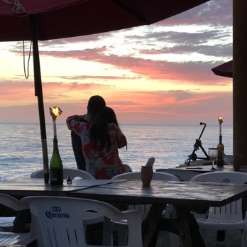 Encanto - Couldn't resist capturing this romantic couple - Seafood Near Me - Ensenada, BCN