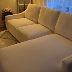 El Corazon Gallery - Beautiful white sofa